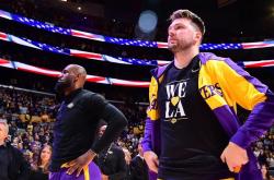 华体会官网-篮网再胜湖人！厄文助攻狂砍