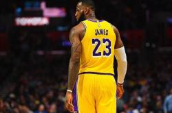 华体会官方-全明星周末，詹姆斯首发卡戴珊瞄准夺冠