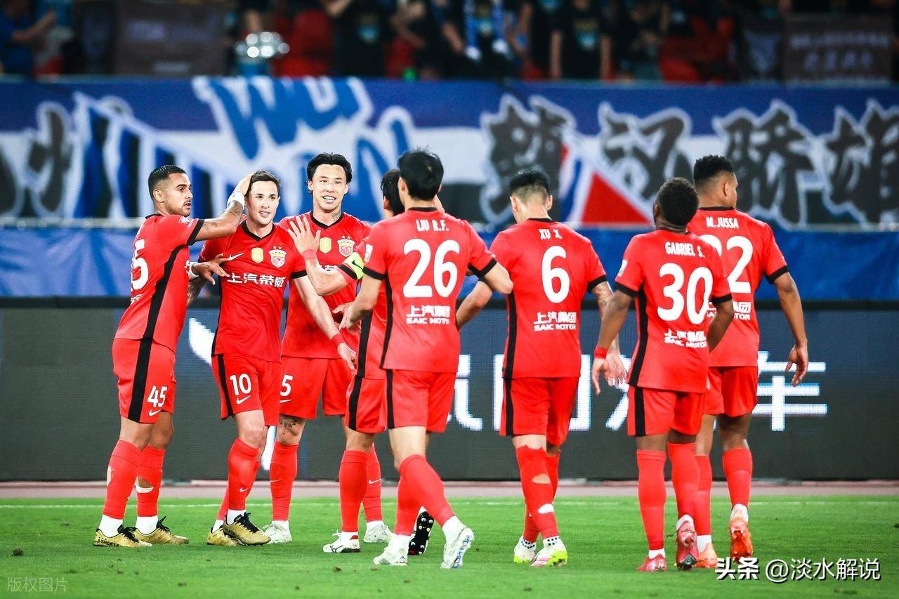 关于中超今年形势暧昧，球队奋力冲击前十的信息