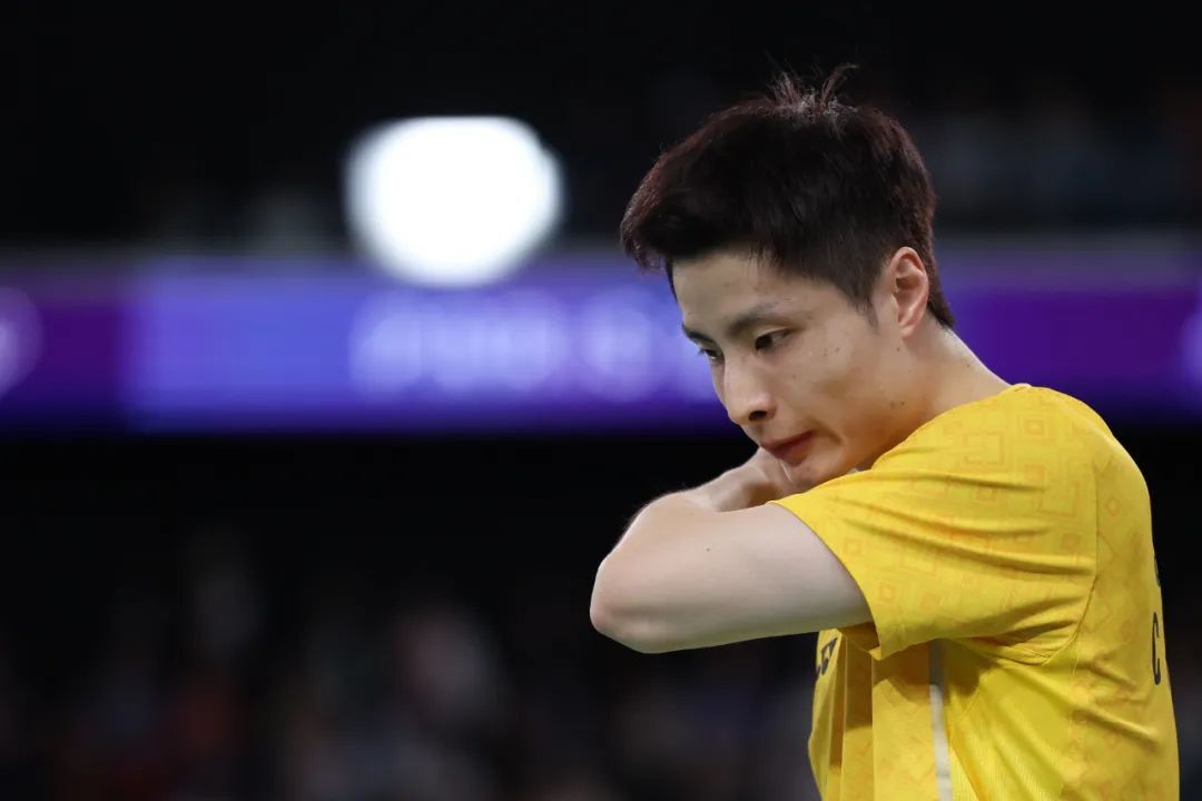 关于印尼队险胜马来西亚队，石宇奇高光表现的信息